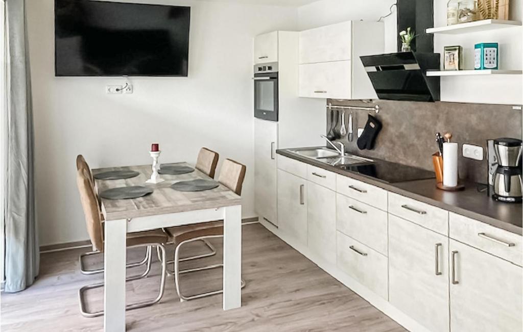 Gorgeous Apartment In Graal-Mueritz With Wifi Ngoại thất bức ảnh